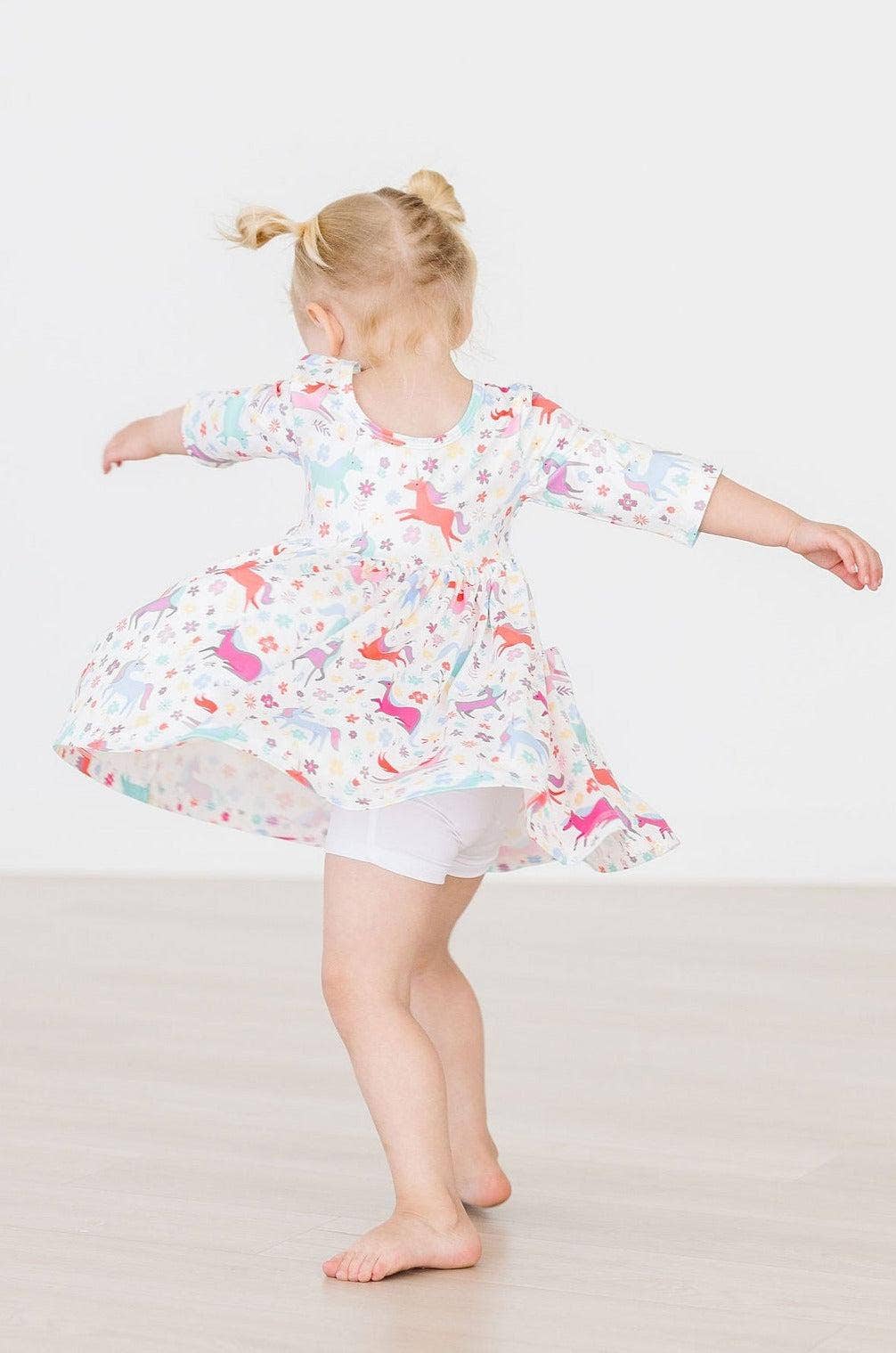 Twirl Shorts: White