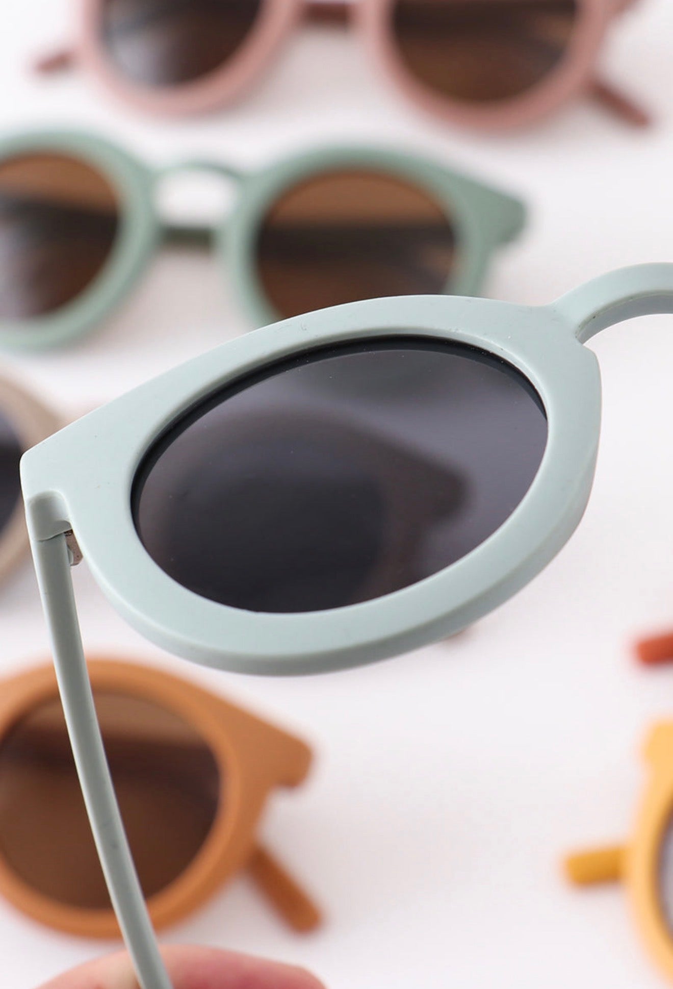 Retro Round Solid Glasses